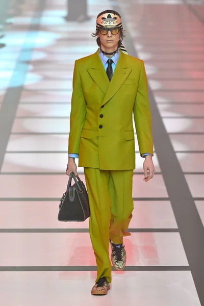Look 83